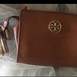 TORY BURCH LEATHER CAMEL BROWN GOLD KEYCHAIN Wallet AGED LUX GORG